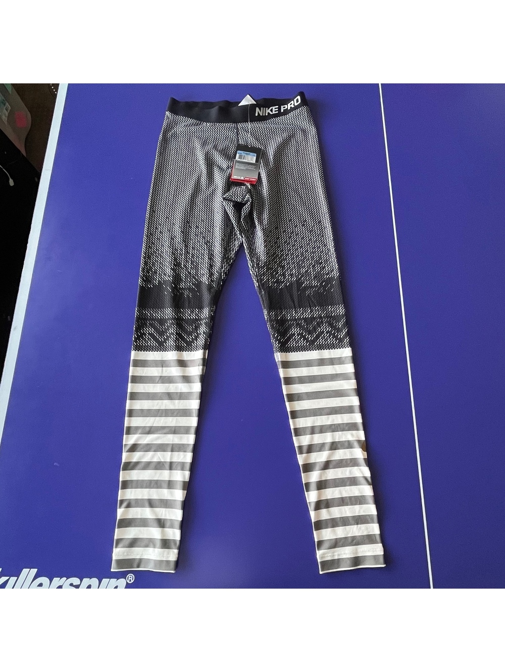 Nike Pro Women's Dri-FIT Black & White Patterned Leggings Size S Small